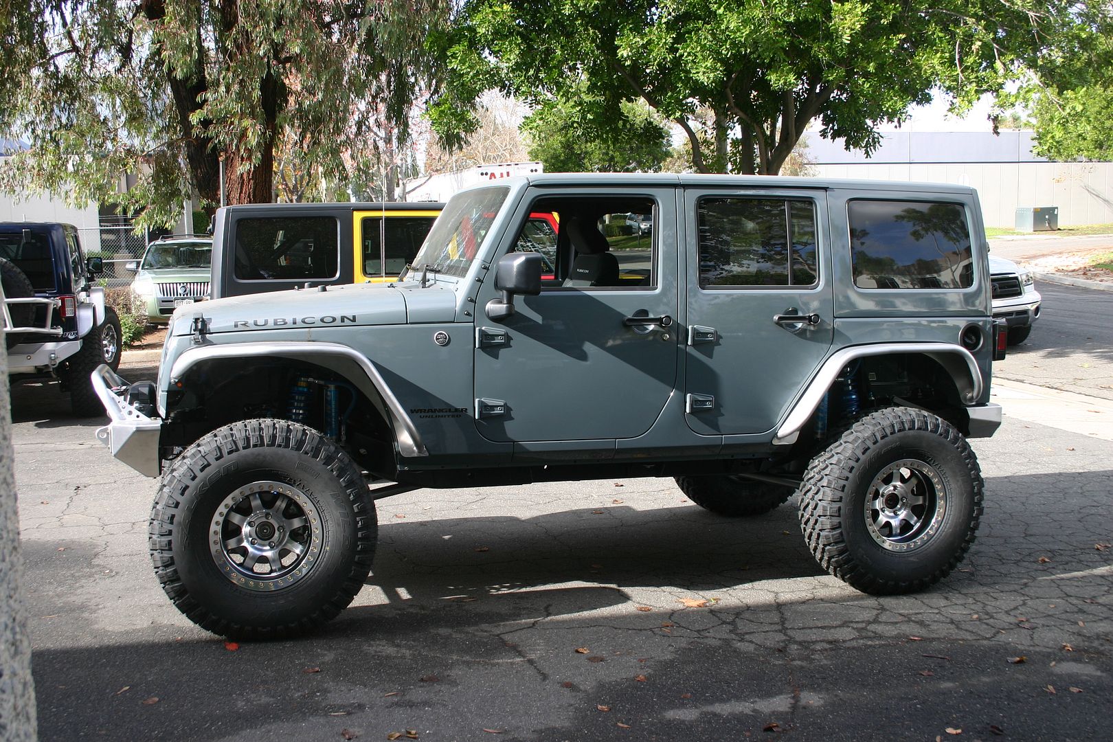 Simi Valley Jeep >> GenRight's Elite Coilover Suspension on a BRAND new JKUR Simi Valley Jeep >> GenRight's Elite Coilover Suspension on a BRAND new JKUR